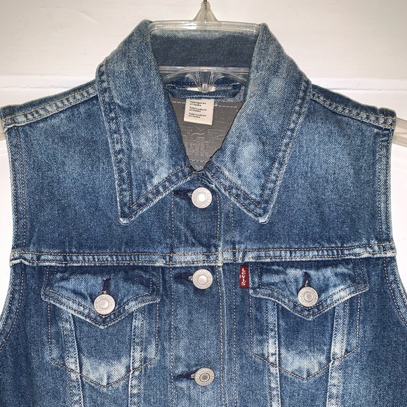 Levi’s Trucker Vest- Sleeveless Denim Jean Jacket - Picture 3 of 16
